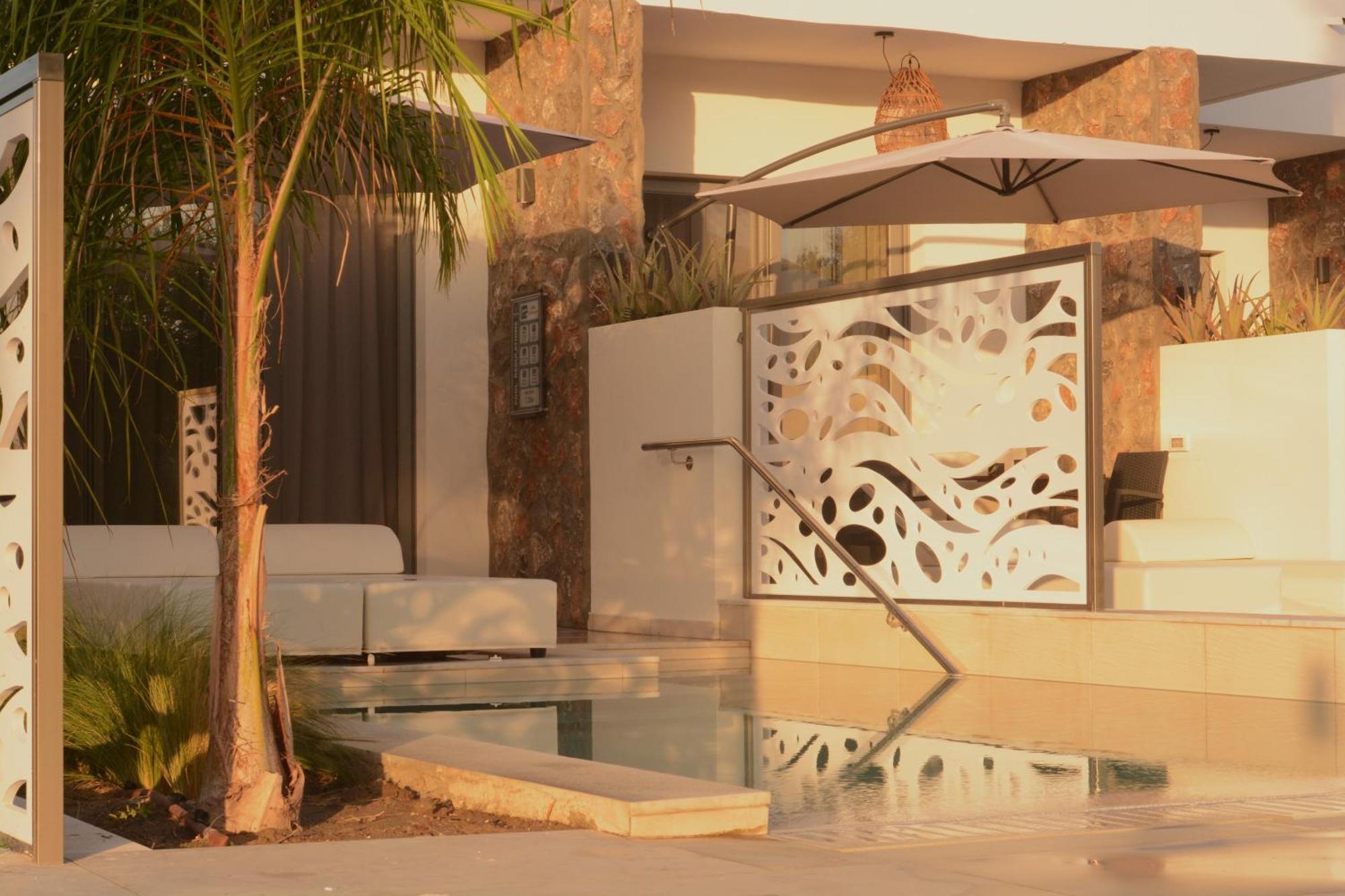 Anemone Premium Suites ฟาลิรากี ภายนอก รูปภาพ