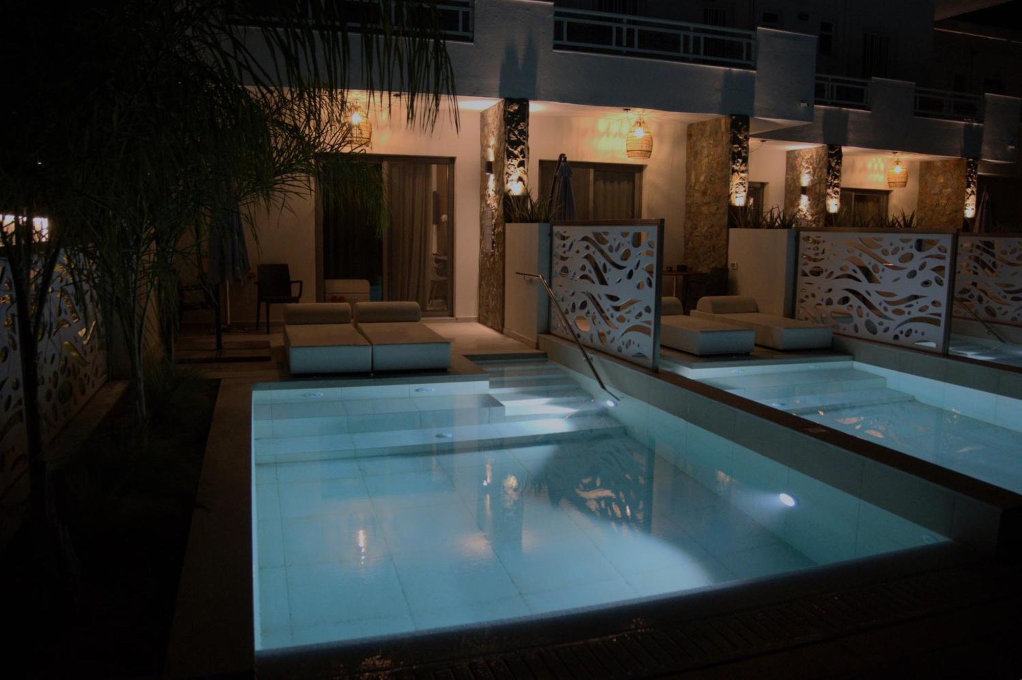 Anemone Premium Suites ฟาลิรากี ภายนอก รูปภาพ